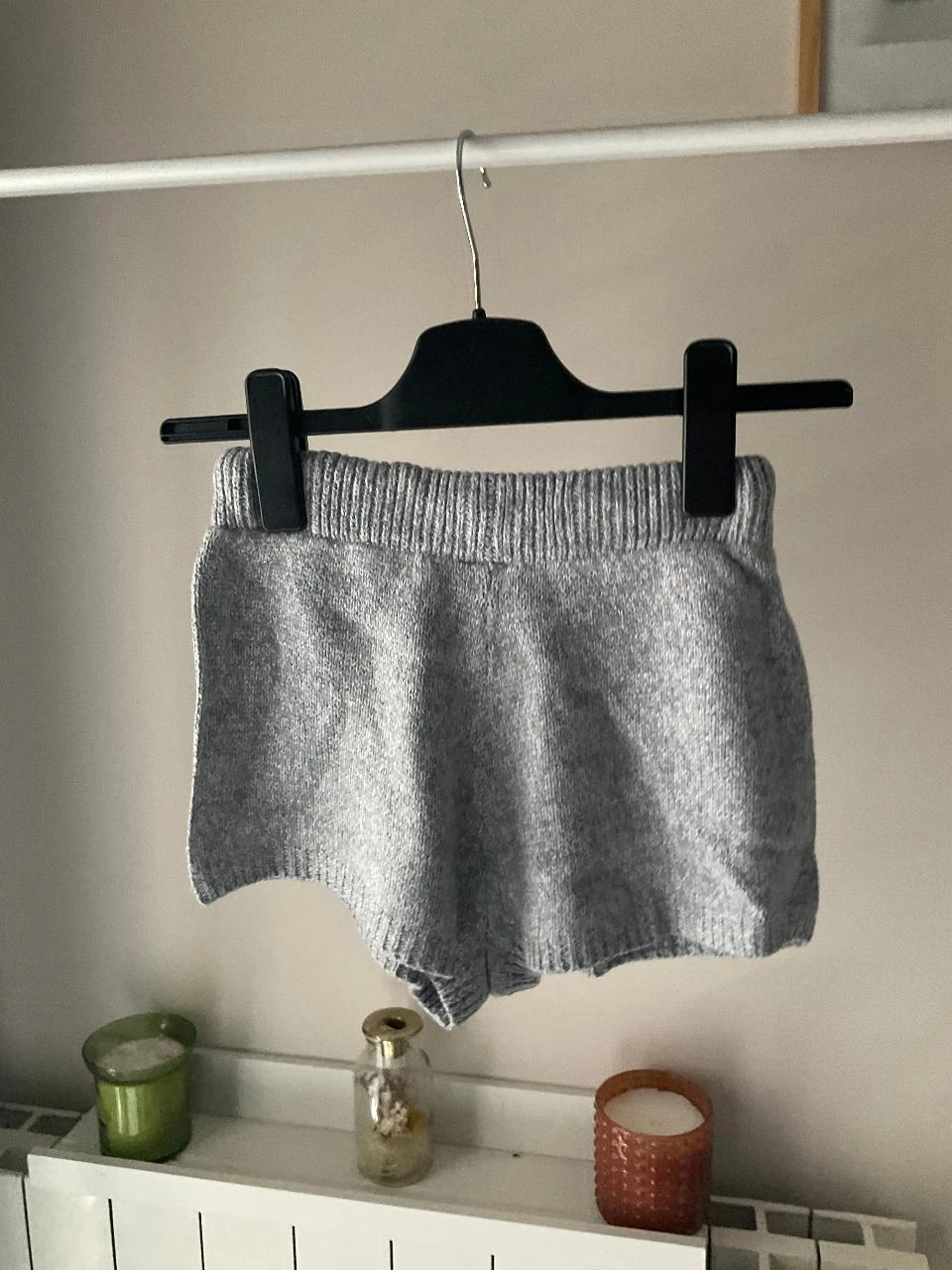 Short en maille gris clair – Taille XS – Neuf – photo 4